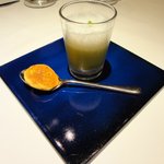 カンテサンス - 01 Soupe Feve 焼きそら豆と そら豆の冷たいスープ