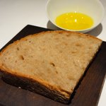 カンテサンス - 02 パンとオリーブオイル(Mille et Une Huiles)