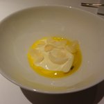 カンテサンス - 03 Assaisonement 塩とオリーブ油が主役　山羊乳のバヴァロワ