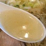 麺屋 菜々兵衛 - 【2016年06月】辛い名古屋コーチン塩のスープ①「ノーマル」。