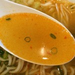 麺屋 菜々兵衛 - 【2016年06月】辛い名古屋コーチン塩のスープ③「完全に混ぜ終わったところ」。
