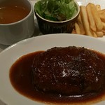 肉バル×ワイン酒場 びすとろ大将 - オールビーフハンバーグ200g（880円）