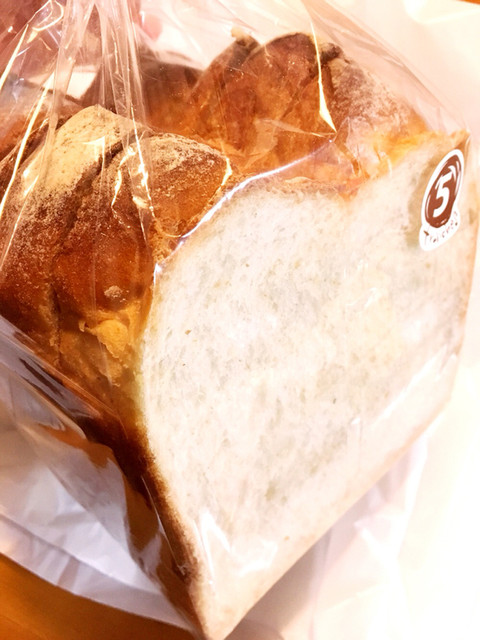 チャンピオン食パン By ひなた桜 小麦庵 学園都市 パン 食べログ