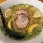 らあめん エアーズロック - 蒲田初恋生レモンピリリと青春ペッパー風味ラーメン