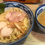 秋葉原つけ麺 油そば 楽 - 