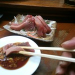 焼き鳥　柳屋 - にんにくたっぷりつけてカツヲを・・・