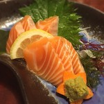 本家 しゃもじ屋 - サーモン刺身
      とろけるー♡