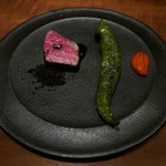 アカ - お肉（ロメスコソース、ミーガス）