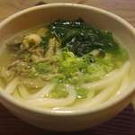 いろり山賊 - 山賊一口うどんは、1口という商品名にしてはボリュームのある一品で