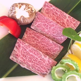 希少部位である“みすじ”に“ざぶとん”…。肉の旨味を堪能して