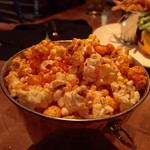 Holstein's Shakes and Buns - でかいポップコーン