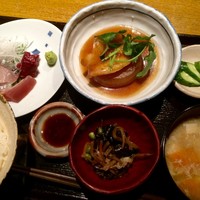 しゃにむに 心斎橋本店 - 日替わりランチ1,000円は煮魚と馬刺しでした！豪華！
