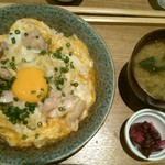 かしわや とりあん - 16/6　こだわり卵の親子丼:750円＋大盛り:100円（=850円）