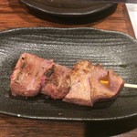 もつ焼き やまぐち - 焼き加減が絶妙なレバー♪