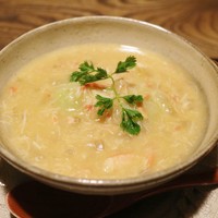 ごはんや 要兵衛 - 椀　空豆のニョッキ　玉葱とカニのスープ