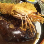 男はつらい 新大阪駅前店 - 大きな海老フライ定食。ハンバーグも美味しかった。