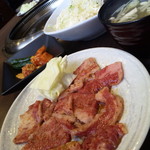 焼肉神楽 - お肉もたっぷりですし