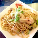 お好み焼・鉄板焼 楓 - 料理写真:エビとアボカドの柚子胡椒焼そば¥900