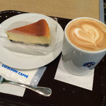 エクセルシオール カフェ - ニューヨークチーズケーキとカフェラテM ¥770