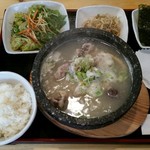 韓国料理 眞 - 半鶏湯　(参鶏湯の半身)