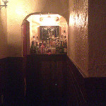 バー サムシング オールド - 内観