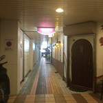 バー サムシング オールド - 外観