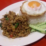 タイ料理 ルークタオ - ・ガパオムー 850円