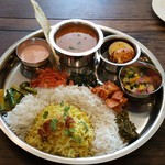 ジャド プール - 春の御膳デザート付き(2400円)です。