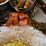 ジャド プール - 体に良さげな野菜を混ぜ混ぜします。