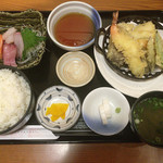 Sandaime Amimotou Osensuisan - 刺身と天ぷら定食