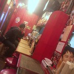 中華そば･酒処 まる家 - 先客さんは呑んでる人が2人