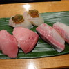 すし辰 - 料理写真:生本マグロ、ブリ、ヒラメ