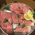 焼肉問屋バンバン - 和牛サーロイン、和牛極上ヒレ、和牛みすじ、ザブトン
      各1030円、1130円、1030円、1280円