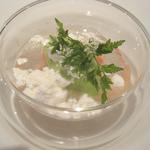 ル・ヴァンキャトル - デセール1（青リンゴとセルフィーユのソルベ、ラベンダーのジュレとパウダー、シャンパンがけ）