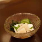 天ぷら 大塚 - ホタテと胡瓜の酢の物