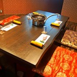 端黎 - 店内（2Fテーブル席）