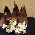 川波 - 八寸の筍と桜で  遊んでみました  可愛いでしょ