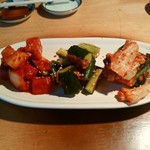 ホルモンさわ - キムチ盛り合わせ！