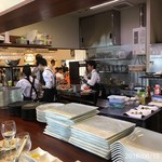 ビストロ ダイア - 人が増えて活気があります。