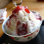 Uchikochi Seizou Hambaisho - いちご練乳かき氷