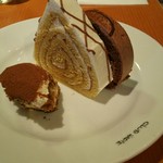 たねや 守山玻璃絵館 - 左からティラミス、メープルロール、ショコラロール