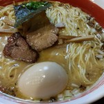 麺屋 悠 - （2016年6月再訪）味噌ラーメン大盛りに、味玉をトッピングした。