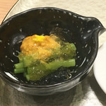 和料理　奏 - 先付けは、小松菜とウニのゼリー和え