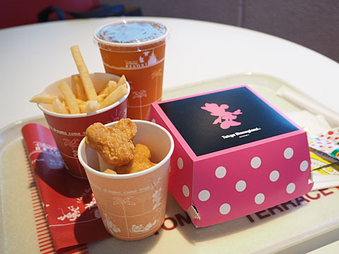 ミッキー型のチキンナゲットがおすすめ By Chineko トゥモローランド テラス 東京ディズニーランド ステーション ハンバーガー 食べログ
