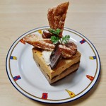 すぎむら - 『プラリネカフェ』(350円)！！下はアーモンドとチョコのダックワーズの生地にカラメルと珈琲の大人のケーキって感じ～♪(^o^)丿