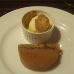 ラ・ブーシェリー・デュ・ブッパ - デザート（八角のアイスクリームとチョコレートムース）