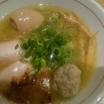 地球の中華そば - 特製白湯ラーメン・1000円