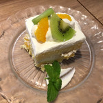 カフェ ハピサ - 季節のショートケーキ ハピサ風(¥480)
