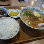 元祖赤のれん節ちゃんラーメン - 担々麺定食、750円。