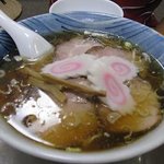 らー麺専科 海空土 - オット様チョイスの『チャーシュー麺』　ナルトが多いのはサービスだそうです